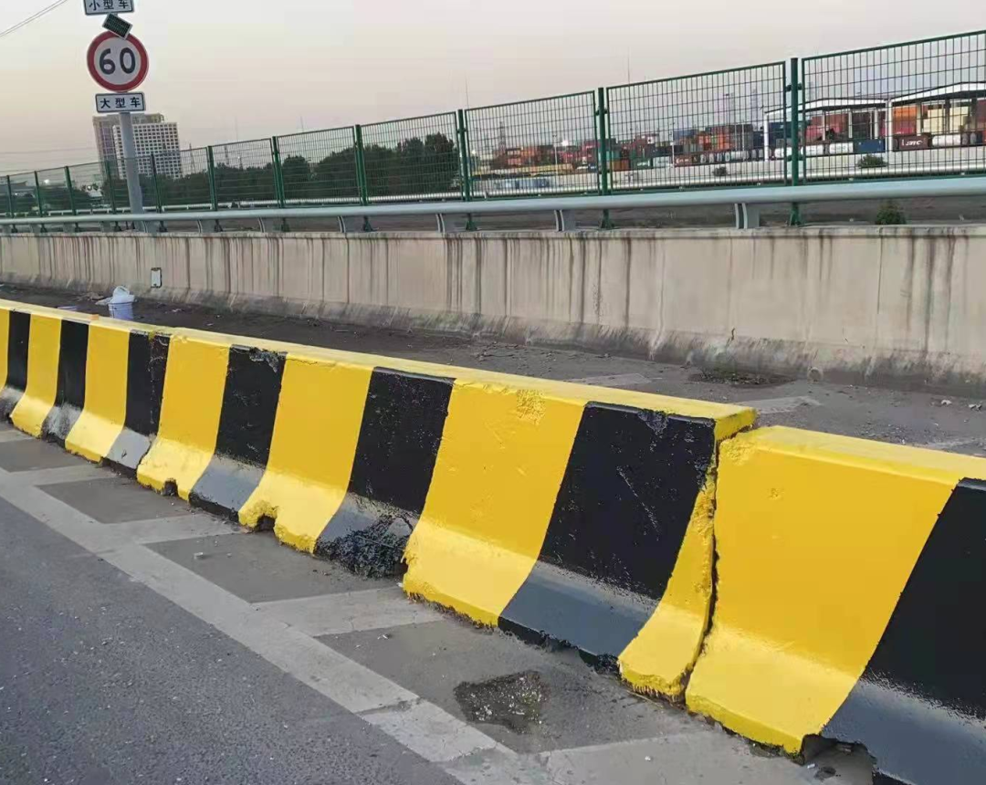山东青岛黄岛区疏港路