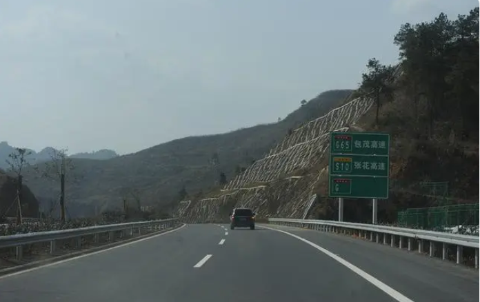 高速桥梁防撞 护栏破损修补防腐涂装工程
